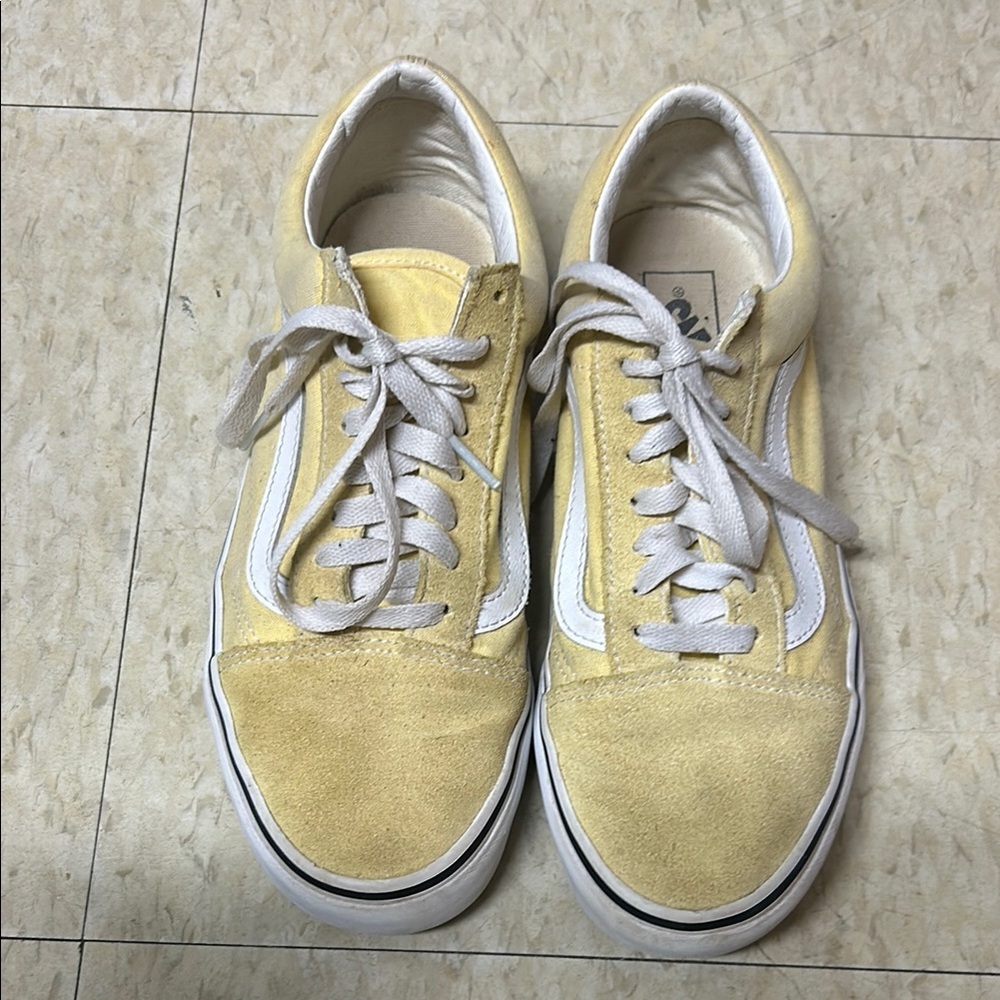 Vans women 8.5 Yellow and White Sneakers GREAT CONDITION